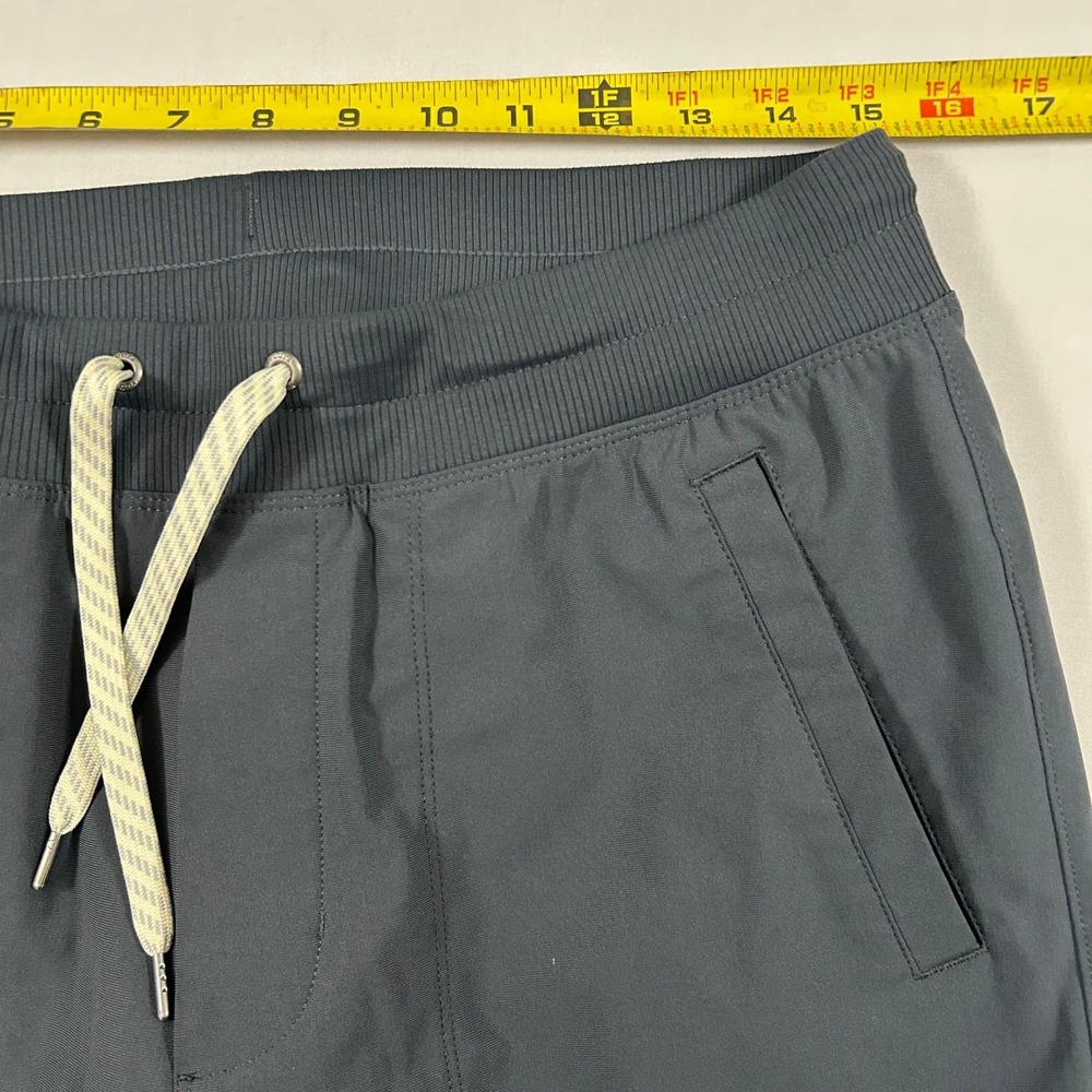 Vuori Pants Mens M Meta Joggers Charcoal Gray Performance Stretch Activewear - Picture 8 of 11
